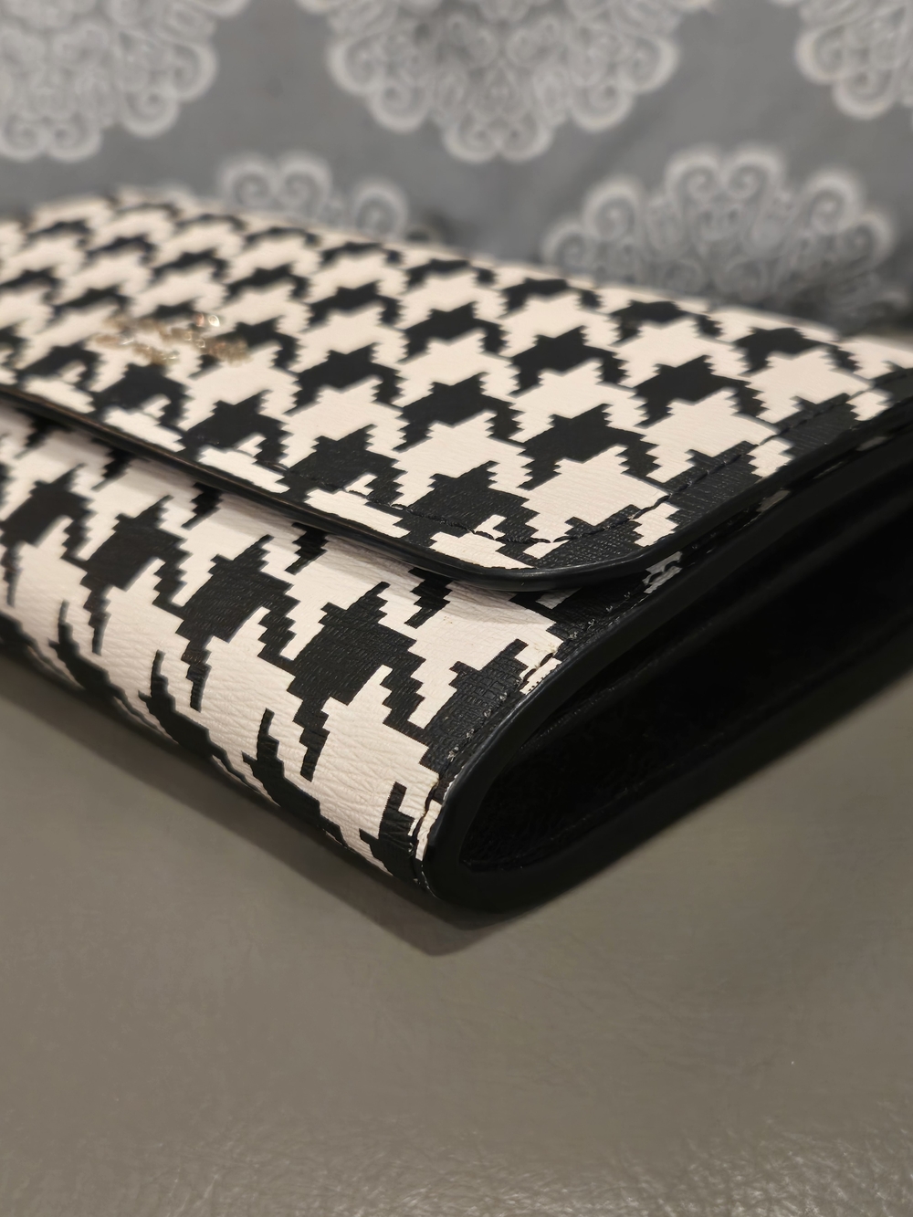 kate spade New York Black & White Houndstooth Convertible Wallet Crossbody Set - Picture 11 of 16